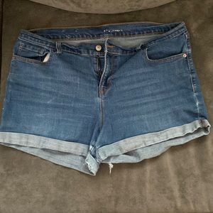 Old Navy boyfriend jeans size 16